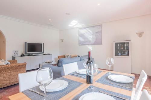 Excellent T2 apartment with pools 400m Falesia beach