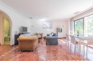 Excellent T2 apartment with pools 400m Falesia beach