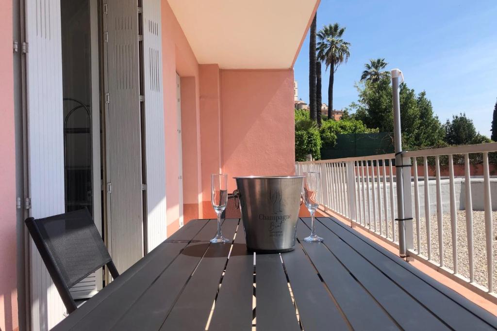 Exceptional 3 bed Penthouse with fireplace and stunning views