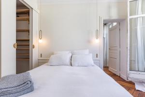 Exceptional Haussmannian apartment- Heart of Paris
