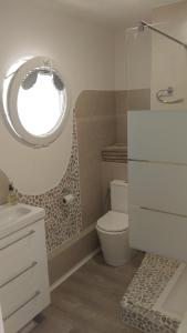 Appartement Exceptionnel F2 vue montagne Trois étoiles gites de France 11 Rue des Cèdres 66110 Amélie-les-Bains-Palalda Languedoc-Roussillon