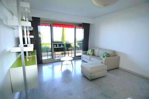 Exceptionnel studio vue Mer hauteurs de Nice