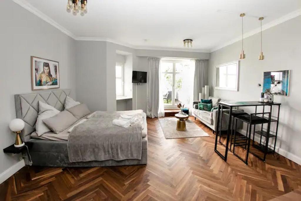 Exclusive designer flat in Charlottenburg Apartment in top location 67 Zillestraße, 10585 Berlin