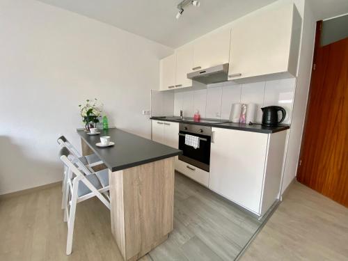 Exklusiv, modernes Apartment mit Balkon