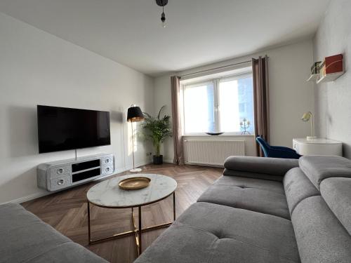 EXKLUSIVE 2 Zimmer EG Wohnung mit Balkon in Top Lage!