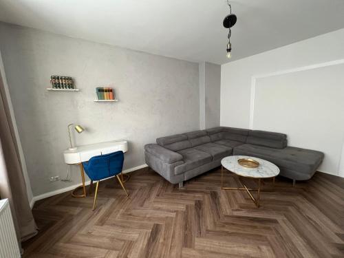 EXKLUSIVE 2 Zimmer EG Wohnung mit Balkon in Top Lage!