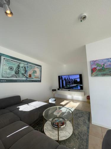 Exklusive Apartment with Terrace in Downtown NBG!
