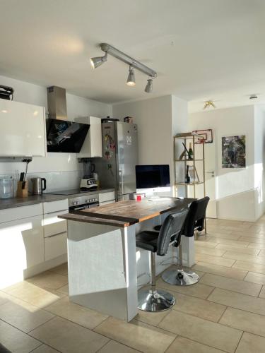 Exklusive Apartment with Terrace in Downtown NBG!