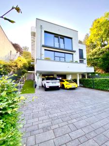 Exklusive Villa mit Blick auf Köln und 100m2 Dachterrasse