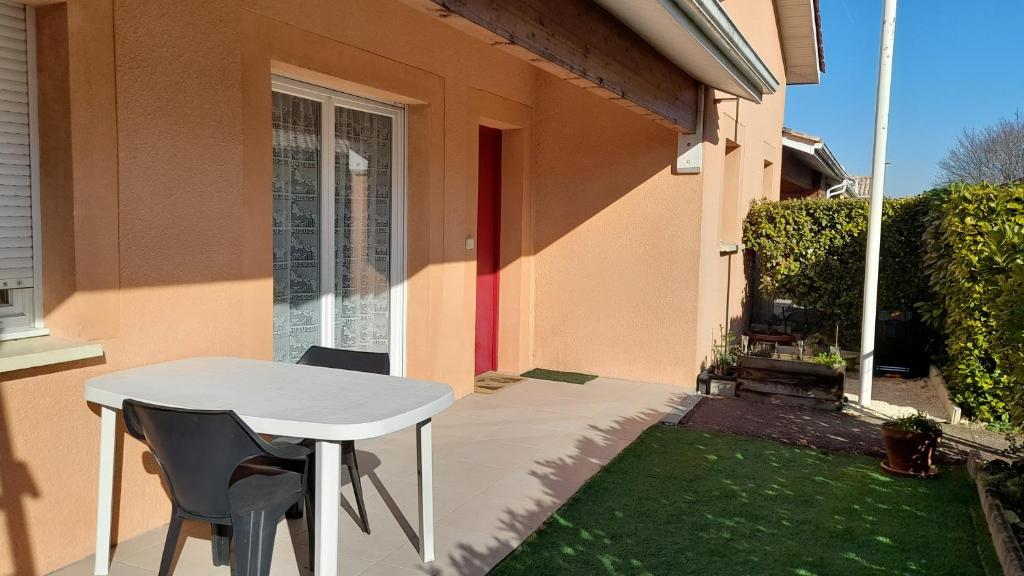 Exklusive Villa mit Blick auf Köln und 100m2 Dachterrasse 51429 Bergisch Gladbach