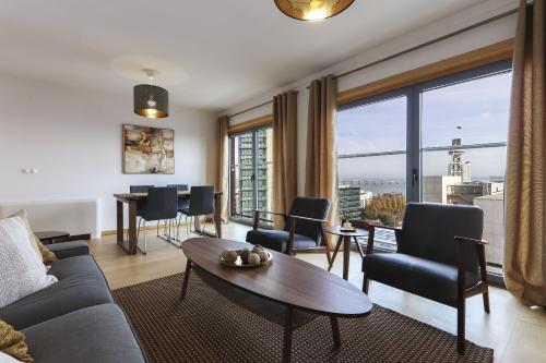 Expo Panoramic Views by Homing