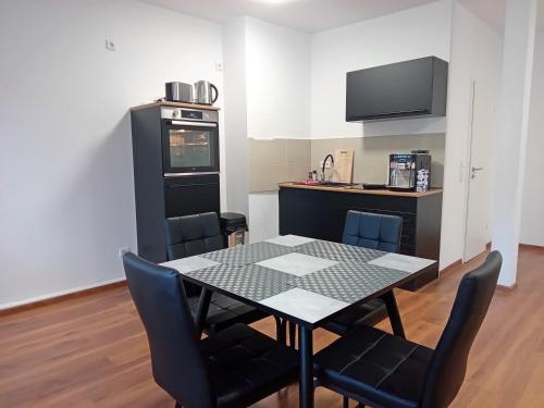 EXQUVISIT Suite Four