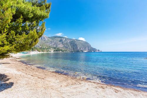 EZE SILVA MARIS AP4290 By Riviera Holiday Homes