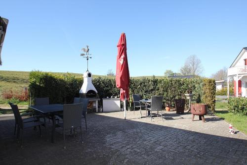 F-1016 Haus Maiglöckchen FeWo 02 Terrasse, Frühstück