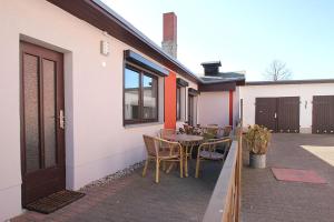 F-1016 Haus Maiglöckchen FeWo 02 Terrasse, Frühstück
