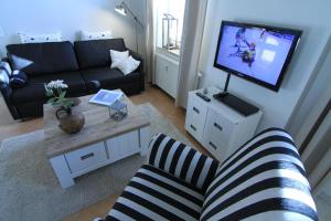 F-1063 Stachelbeerbluete in Glowe