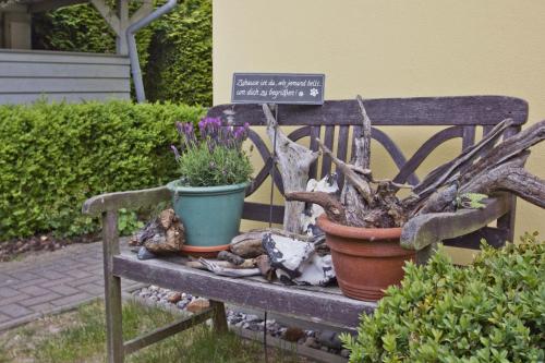 F-1069 Strandhaus Göhren FeWo 05 strandnah, Gartennutzung