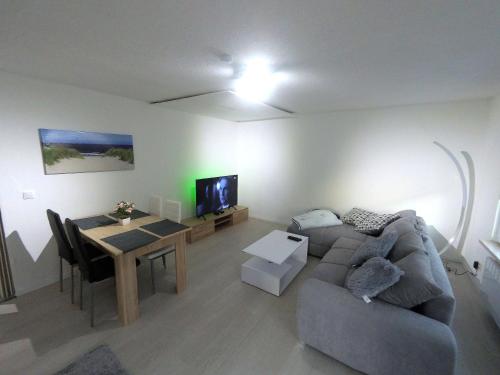 F-1107 Ferienwohnungen Schilfhalm FeWo 03 1 sep Schlafzimmer, Außennbereich