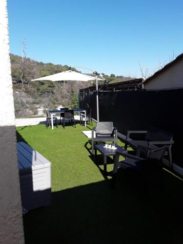 F1 avec un espace jardin
