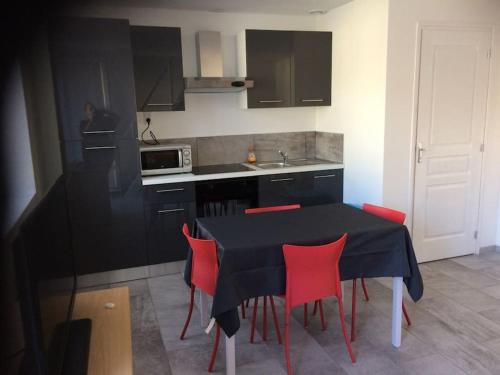 Appartement F1 duplex au 1er étage proche cv ,Ch av clim 20 Route de Montcenis 71200 Le Creusot Bourgogne