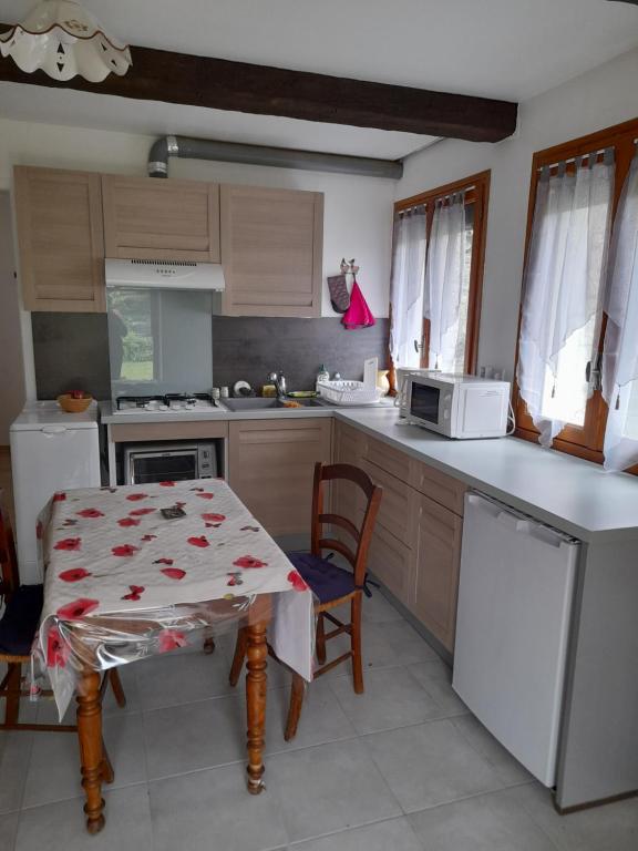 Appartement F1 meublé 4 Lotissement Broussous 48400 Florac