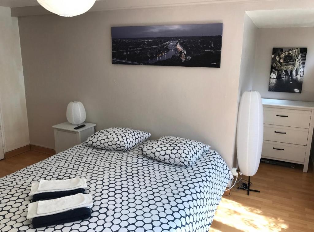 Appartement F1 Rouen gare beauvoisine parking gratuit 22 Rue du Nord 76000 Rouen