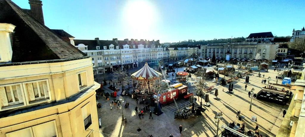 F2 avec sauna, vue d'exception place de la mairie 43 Place Jeanne Hachette, 60000 Beauvais