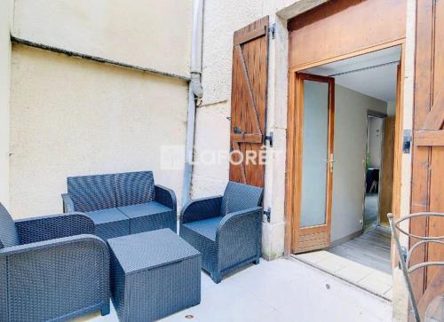 F2 avec terrasse centre ville