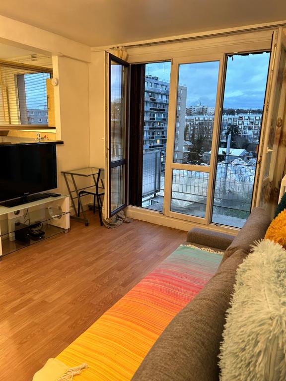 Appartement F2 belle vue Aqueduc avec balcon 3 Rue Emile Raspail 94110 Arcueil