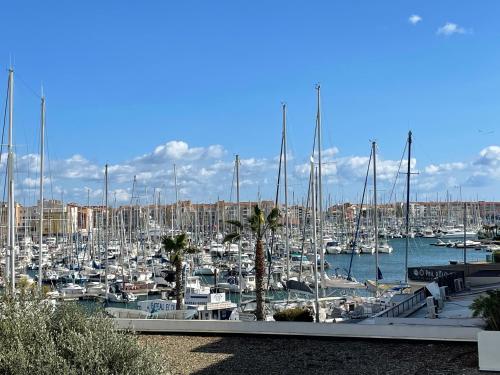 F2 duplex climatisé Cap Agde centre port