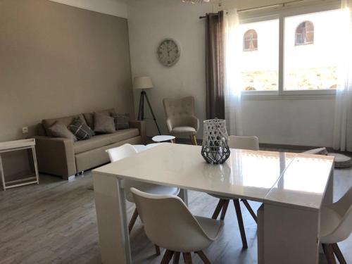 F2 + GARAGE RESIDENCE FRONT DE MER