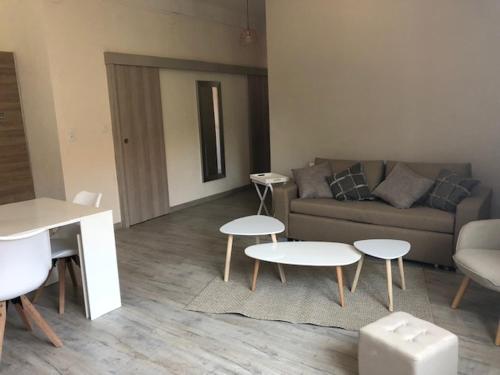 F2 + GARAGE RESIDENCE FRONT DE MER