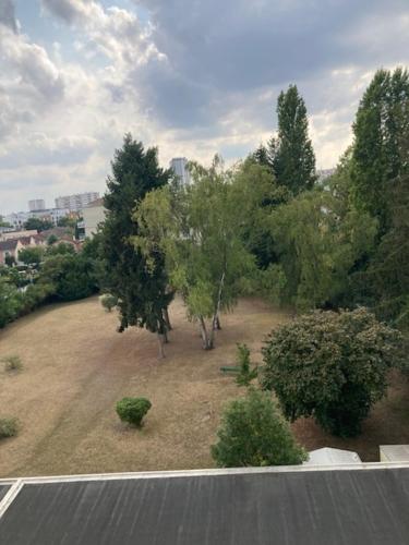 F2 limitrophe à la ville d’Enghien les bains