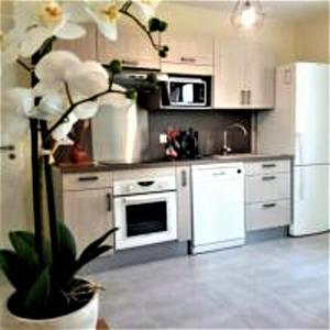F2 neuf climatisé, calme, jardin 120 M2, wifi, 3km de la mer