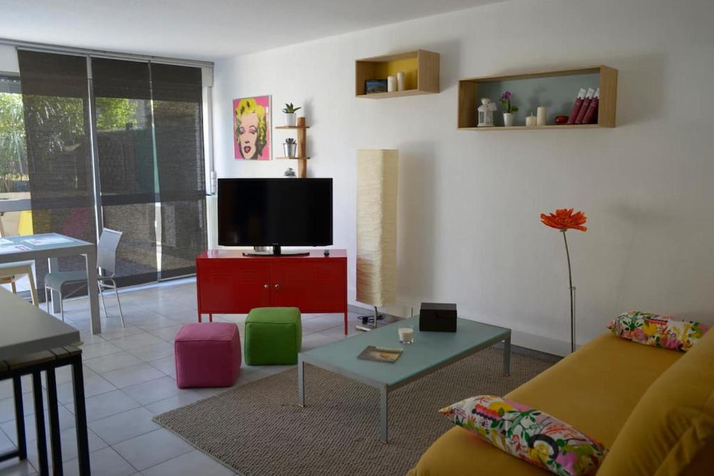 Appartement F3 climatisé-terrasse 30 m2- Parking-Antigone 83 Place D'Acadie 34000 Montpellier