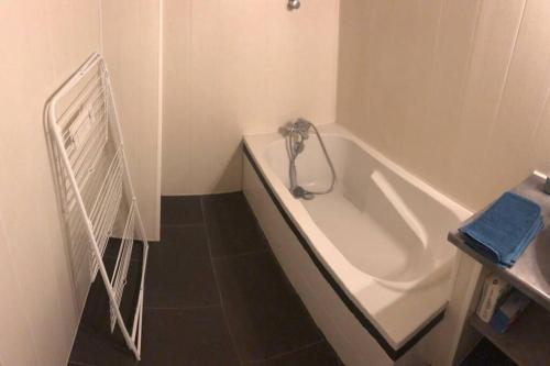 F3 - NEUF - 4/6 p - lits King size - Wifi - Cour