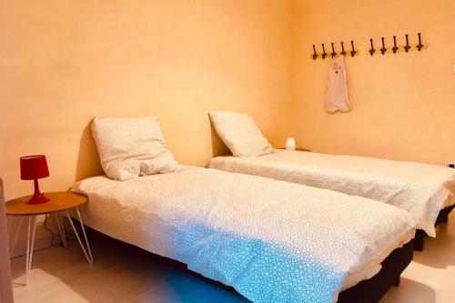 F3 - NEUF - 4/6 p - lits King size - Wifi - Cour