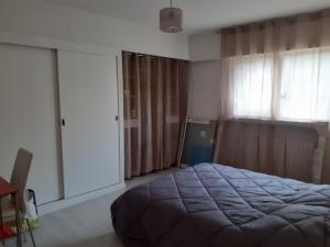 Appartement F4 au cœur de Toulon 3 nuits minimum Wifi et parking commun gratuit 103 Avenue Auguste Berthon 83000 Toulon Provence-Alpes-Côte d\'Azur