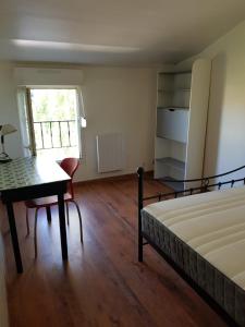 F4 dans maison au calme près du centre de Chalons en champagne