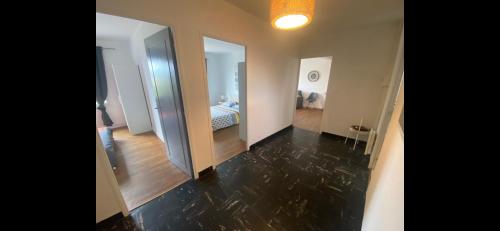 Fabuleux T3 de 85 m2, situé au calme avec grand parking gratuit privé ,Fibre wifi
