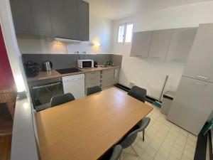 Fabuleux T3 de 85 m2, situé au calme avec grand parking gratuit privé ,Fibre wifi