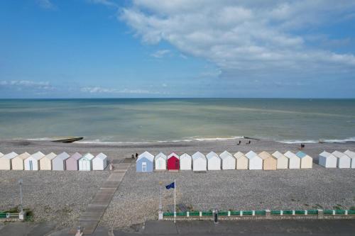Face à la mer : appartement lumineux
