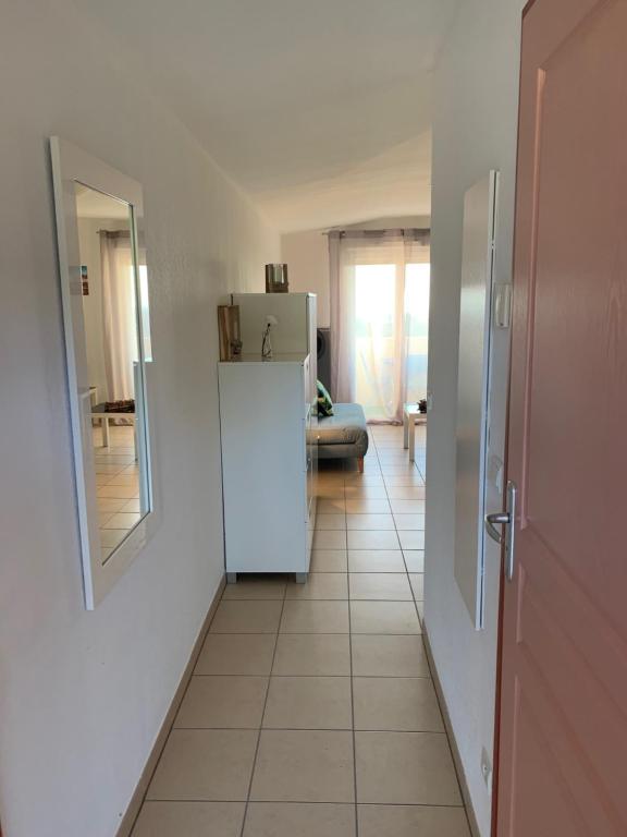FACE MER ENTRE PLAGE ET MARINA 83230 Bormes-les-Mimosas