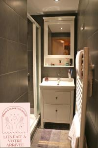 FACE VILLAGE ENFANTS, 3 CHAMBRES, EN CENTRE