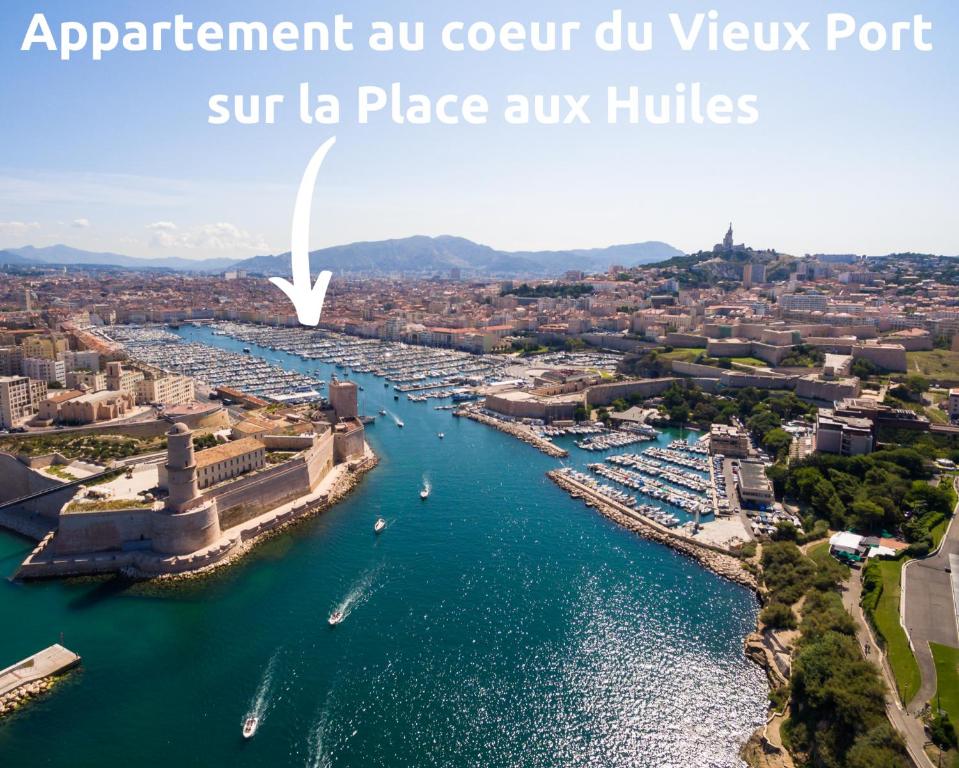 Appartement FADA - SUD PASSION - Vieux Port - Calme - Linge de qualité - Lit king size - Fibre 21 Place aux Huiles 13001 Marseille