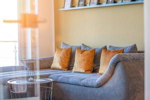 FAIRflats: Küche, Balkon, Arbeitsplatz, Aufzug