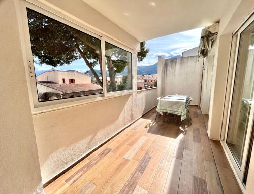 Appartement familial avec parking et balcon en centre-ville de Calvi Calvi france