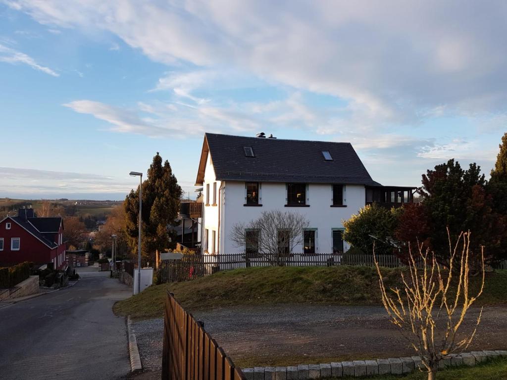 Familienfreundliche Ferienwohnung Erzgebirge 3 Eibenstocker Straße, 08289 Schneeberg