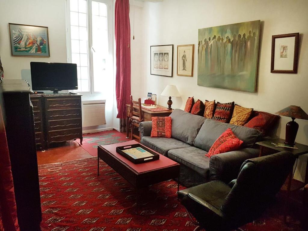 Family Apartment Old Town near Beach AC 5 Benoit Bunico, 06300 Nice