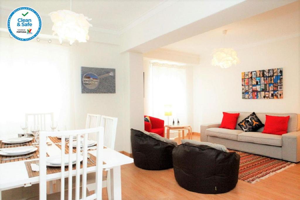 Family central apartment in São Pedro do Estoril Rua 9 de Abril, nº 99, 1º Esquerdo, 2765-609 São Pedro do Estoril